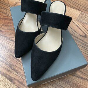 Ann Taylor Suede Size 7 Kitten Heel Mules